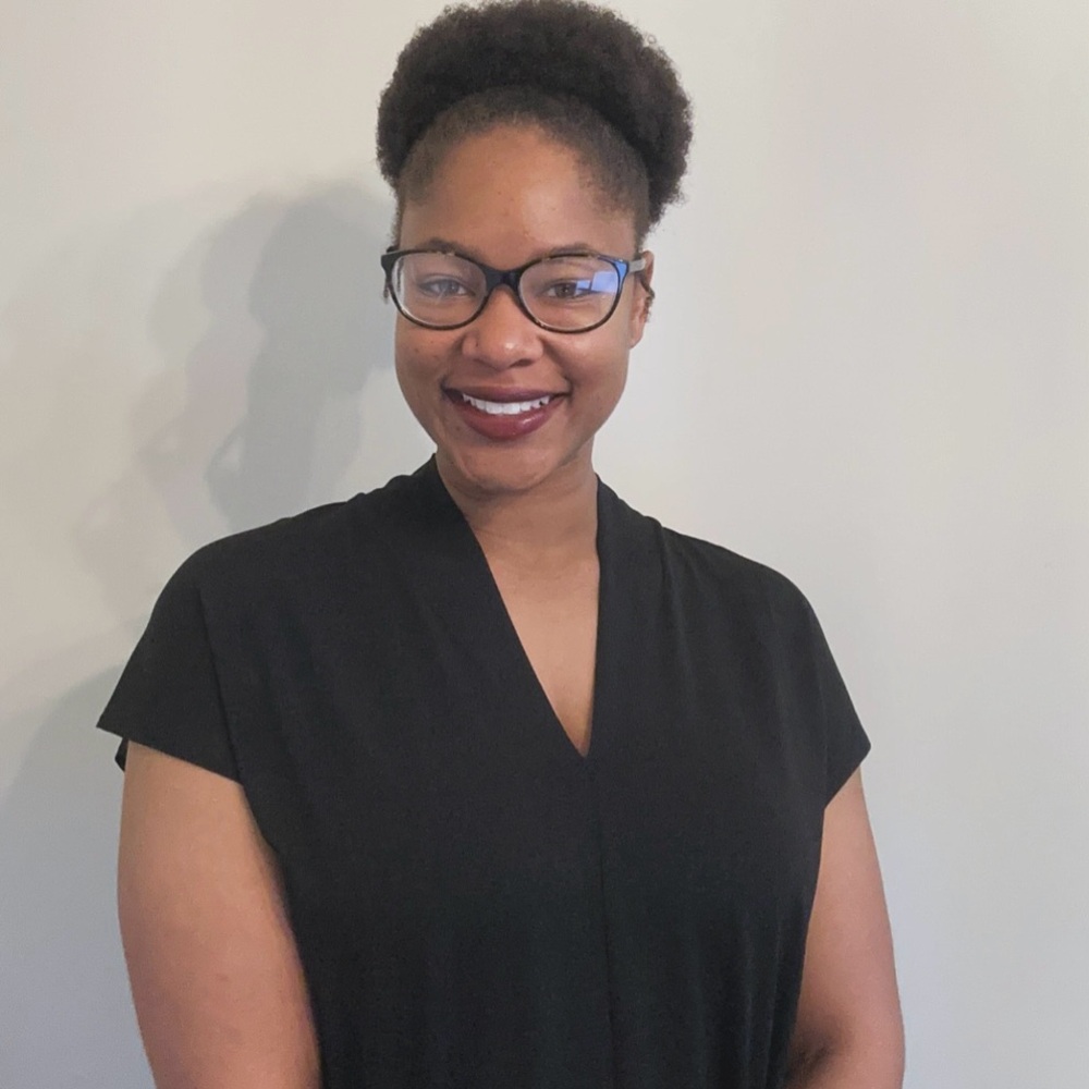 Meet your Posher, Shaqira
